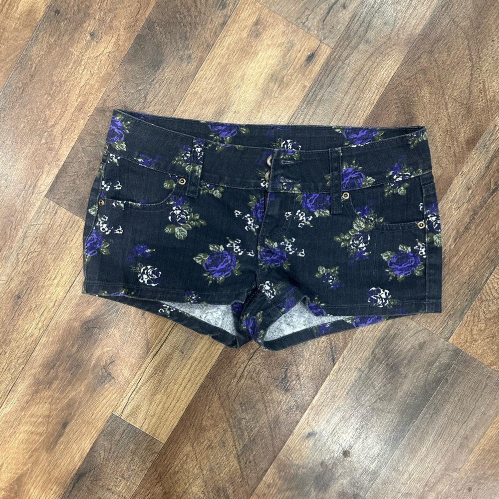 City Streets floral shorts